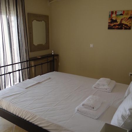 Aperanto House Paralia Loutsas Δωμάτιο φωτογραφία