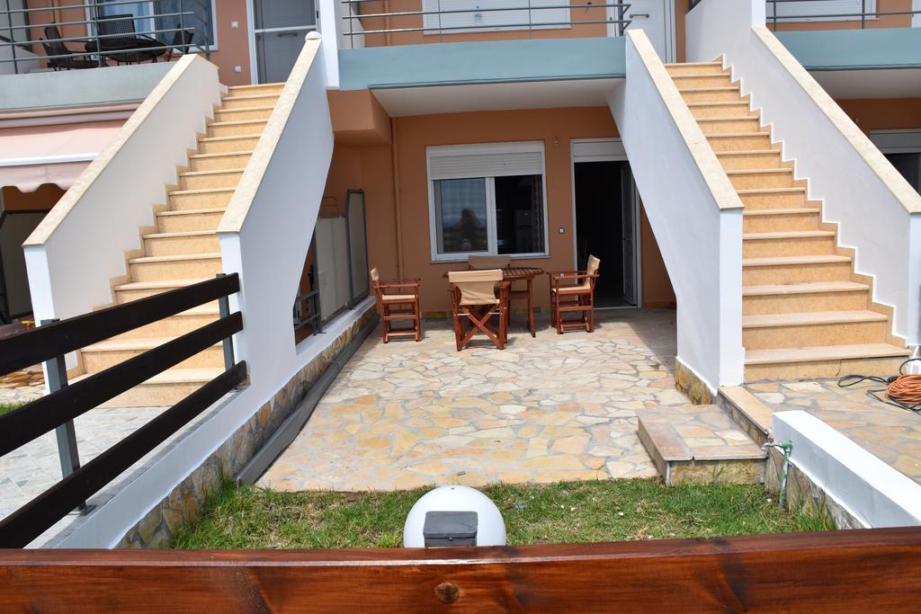 Aperanto House Paralia Loutsas Εξωτερικό φωτογραφία