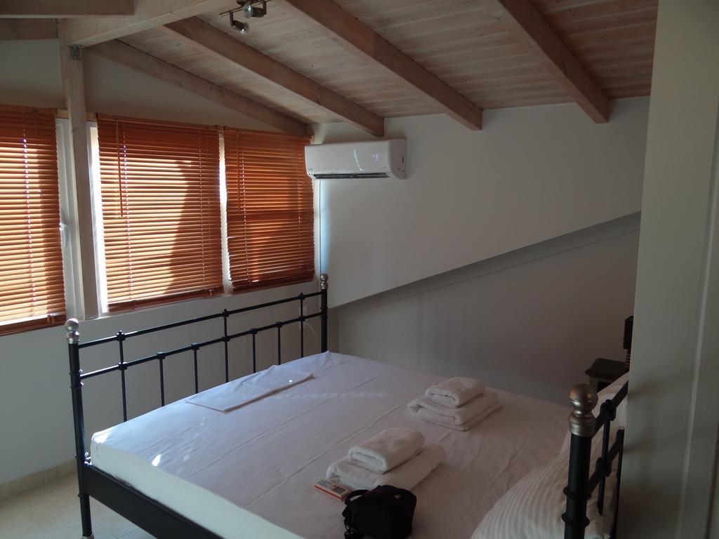Aperanto House Paralia Loutsas Εξωτερικό φωτογραφία