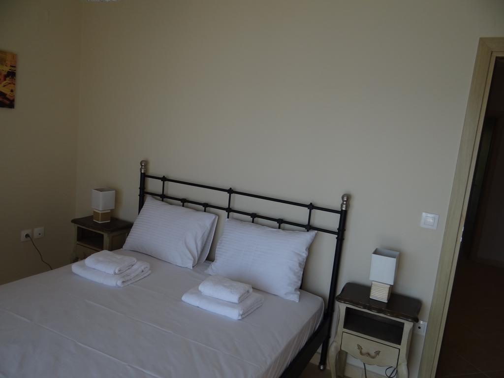 Aperanto House Paralia Loutsas Εξωτερικό φωτογραφία