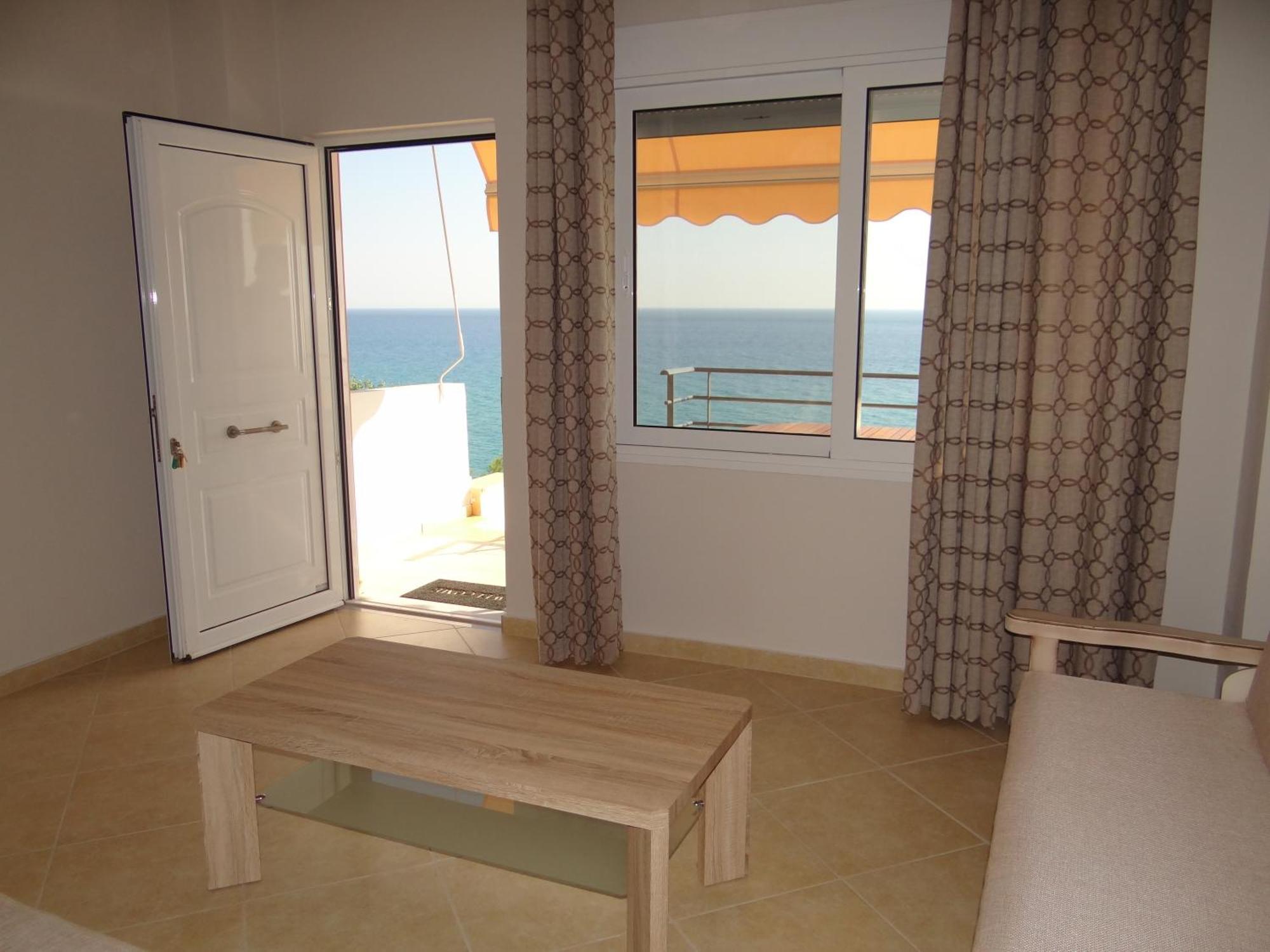 Aperanto House Paralia Loutsas Δωμάτιο φωτογραφία