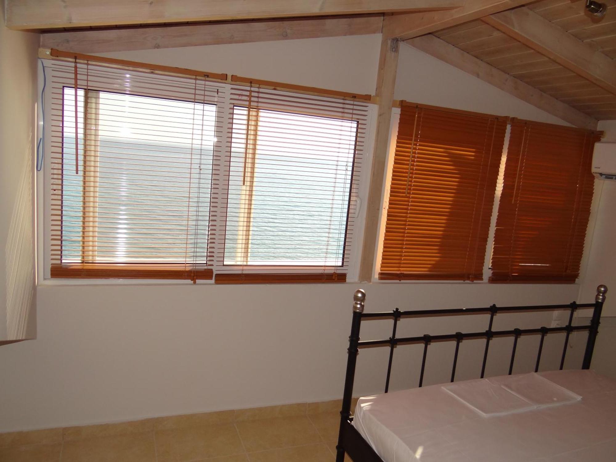 Aperanto House Paralia Loutsas Δωμάτιο φωτογραφία