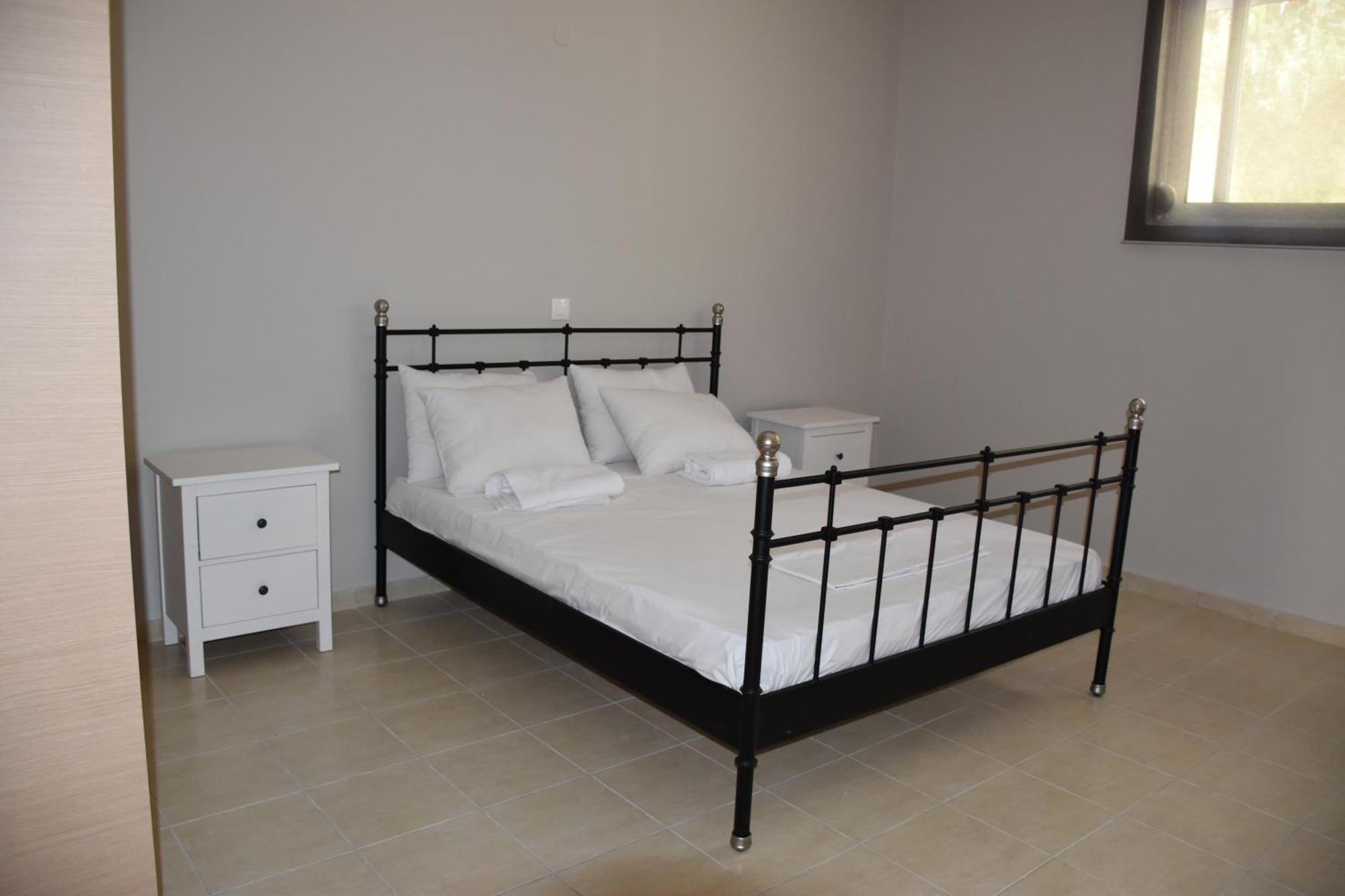 Aperanto House Paralia Loutsas Δωμάτιο φωτογραφία