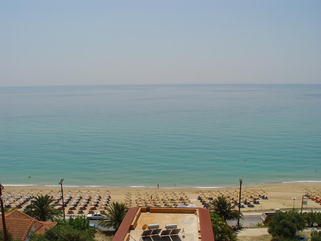 Aperanto House Paralia Loutsas Εξωτερικό φωτογραφία