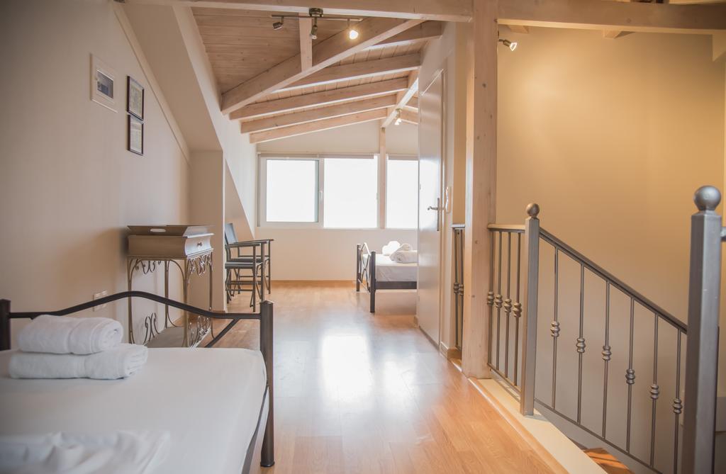 Aperanto House Paralia Loutsas Εξωτερικό φωτογραφία