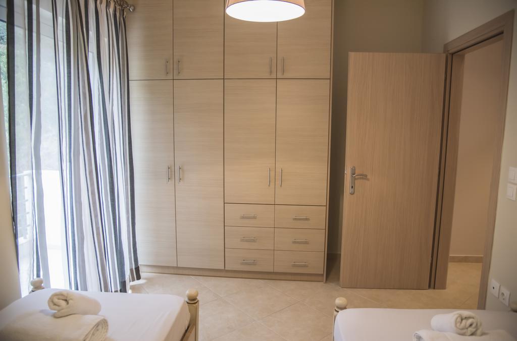 Aperanto House Paralia Loutsas Εξωτερικό φωτογραφία