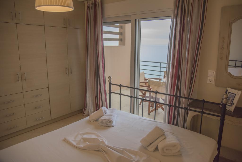 Aperanto House Paralia Loutsas Εξωτερικό φωτογραφία