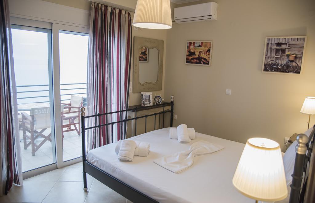 Aperanto House Paralia Loutsas Εξωτερικό φωτογραφία