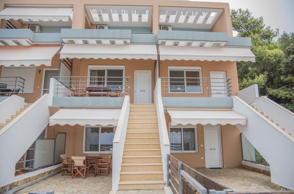 Aperanto House Paralia Loutsas Εξωτερικό φωτογραφία