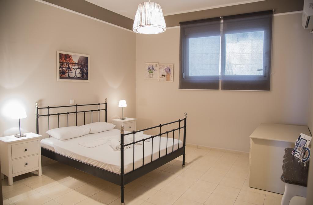 Aperanto House Paralia Loutsas Εξωτερικό φωτογραφία